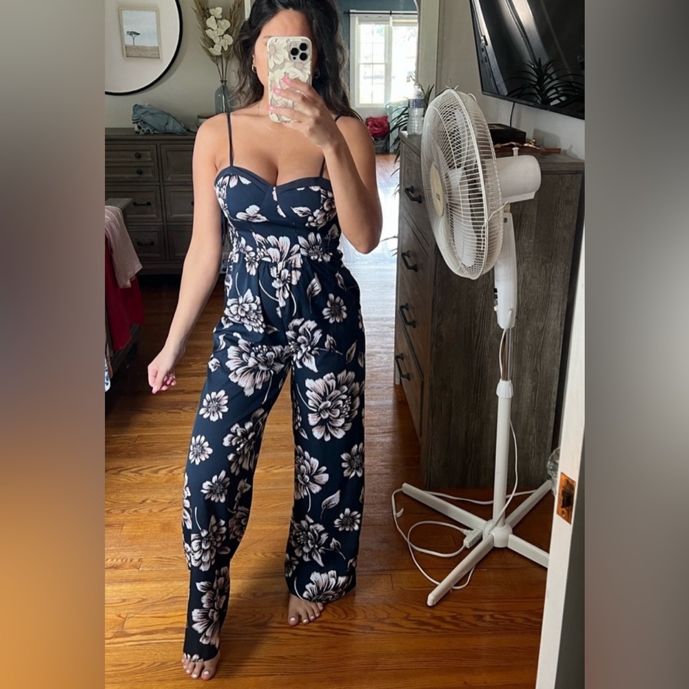 EUC BAND OF GYPSIES FLORAL JUMPSUIT S